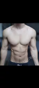 性压抑的母狗，肌肉男直接给她操懵了(北京交友)